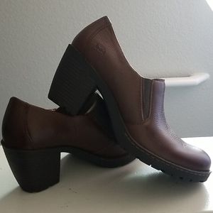 💥NWOT Born Concepts beautiful shoes!👢👢👞